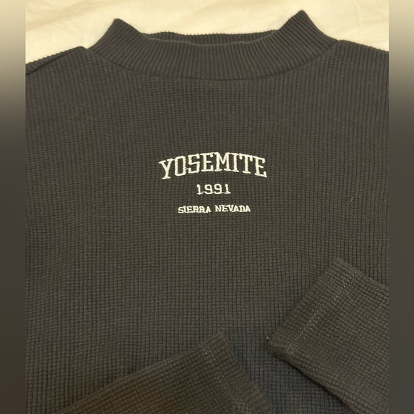 ASOS Bershka
Cropped long-sleeve - Picture 3 of 7